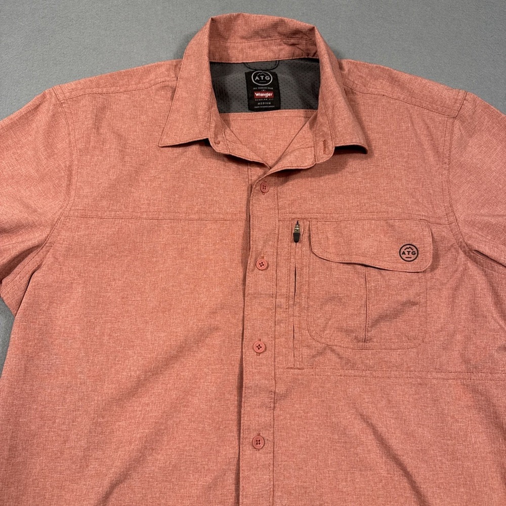 Wrangler ATG Shirt Mens Medium RED Button Up Short Sleeve All Terrain Gear